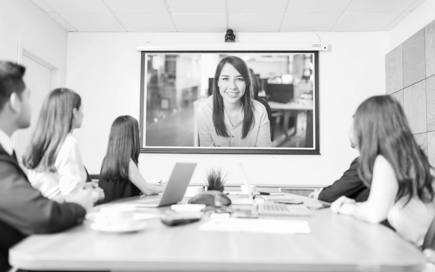 Analyse de données financières et stratégies d'investissement sur écran