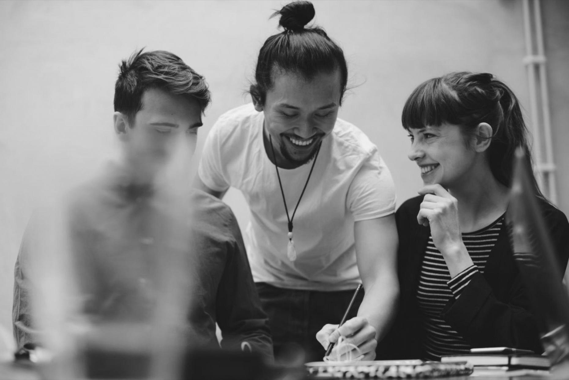 Analyse de graphiques financiers et données de marché